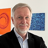 Dr. Ottmar Franzen ist Associated Partner bei der ANXO und bringt vor allem Schwerpunkte im Bereich Marken, Werteforschung sowie Kunden- und Mitarbeiterzufriedenheit mit.